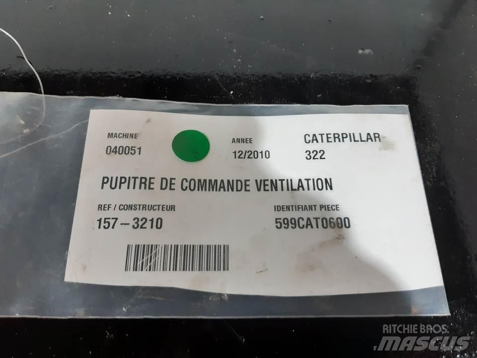 CAT 322 Cabine si interior