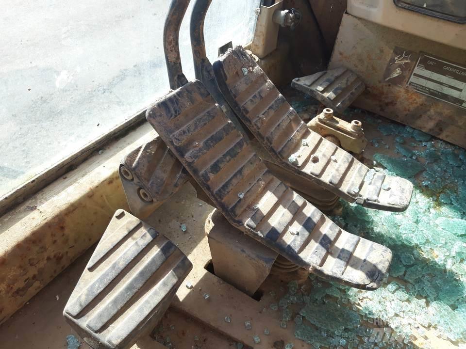 CAT 325LN Cabine si interior