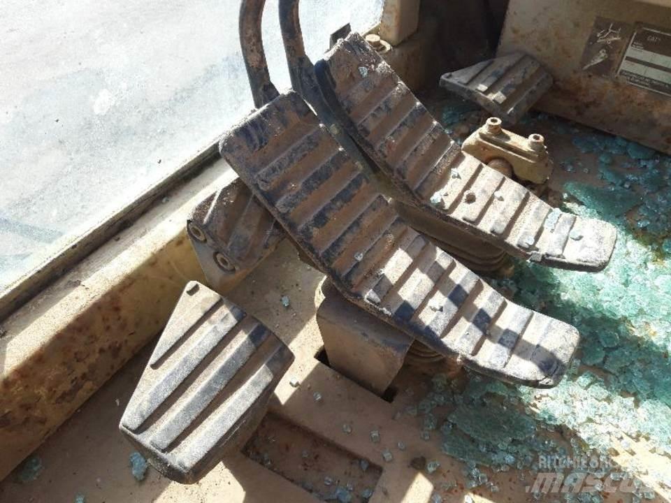 CAT 325LN Cabine si interior