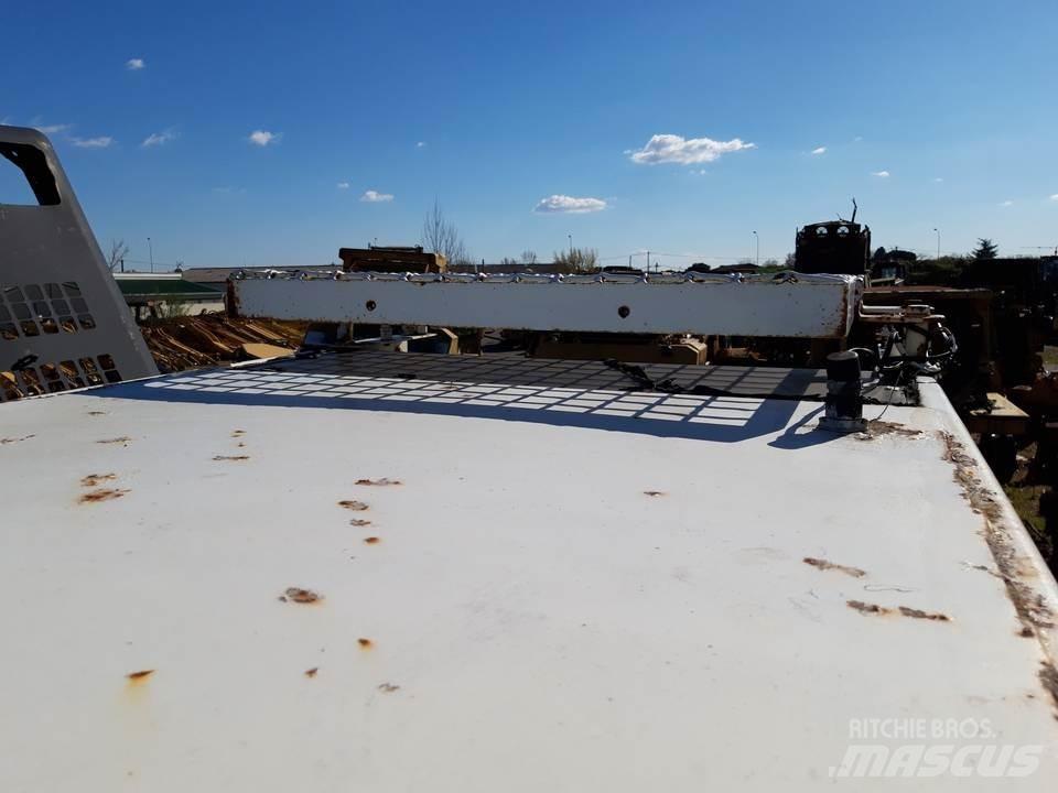 CAT 325LN Cabine si interior