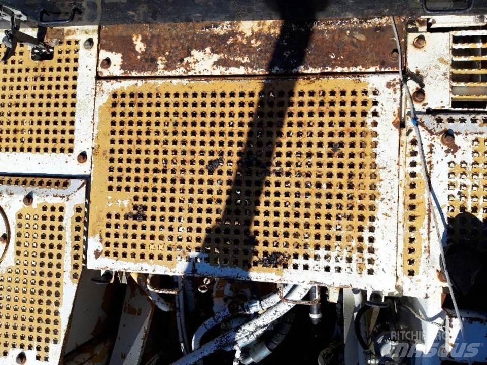 CAT 325LN Cabine si interior