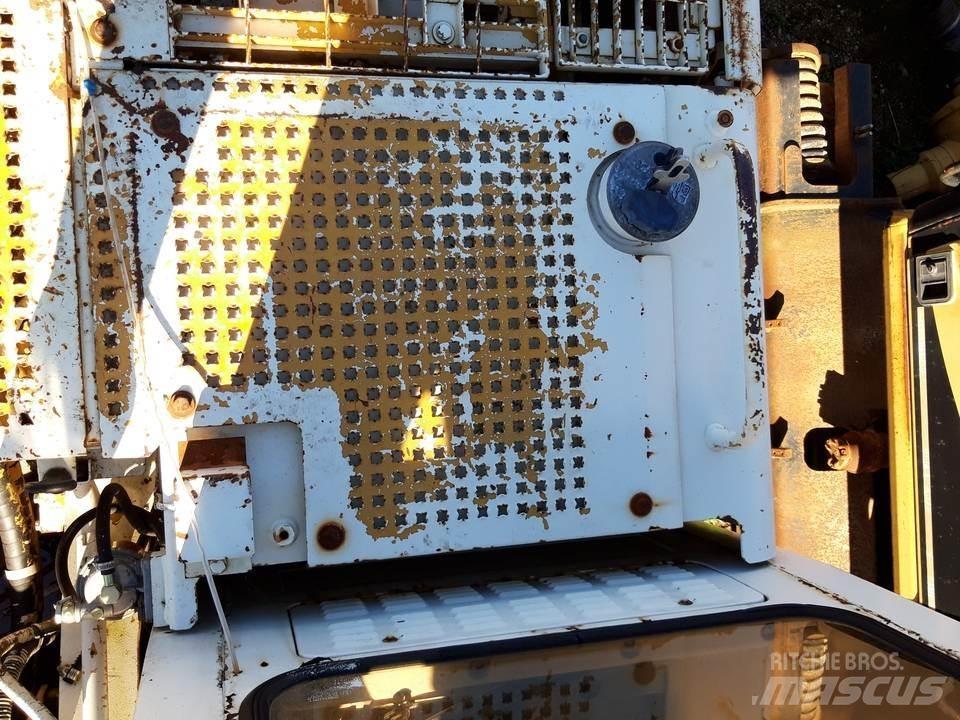 CAT 325LN Cabine si interior