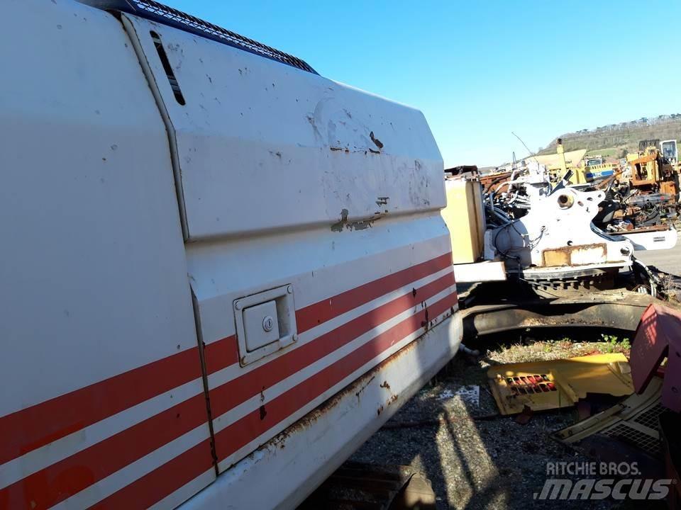 CAT 325LN Cabine si interior