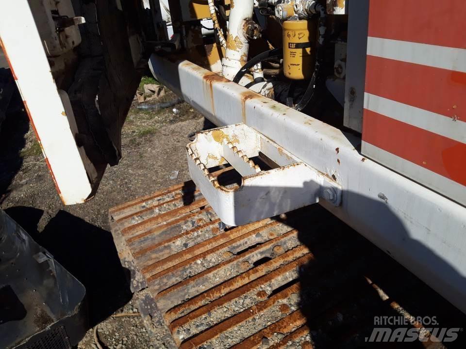 CAT 325LN Cabine si interior