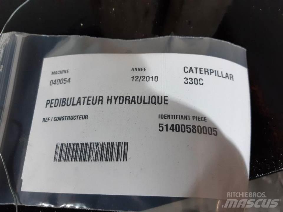 CAT 330C Cabine si interior