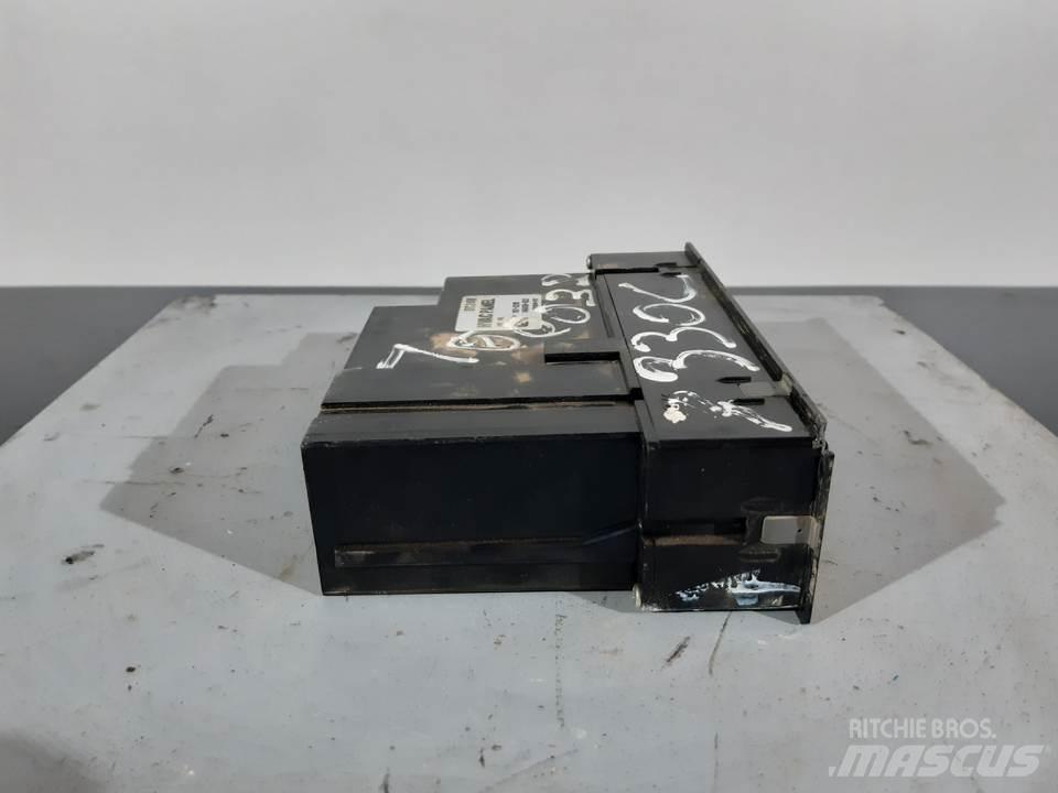CAT 330C Cabine si interior