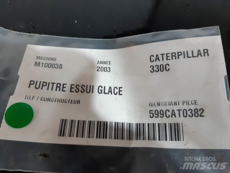CAT 330C Cabine si interior