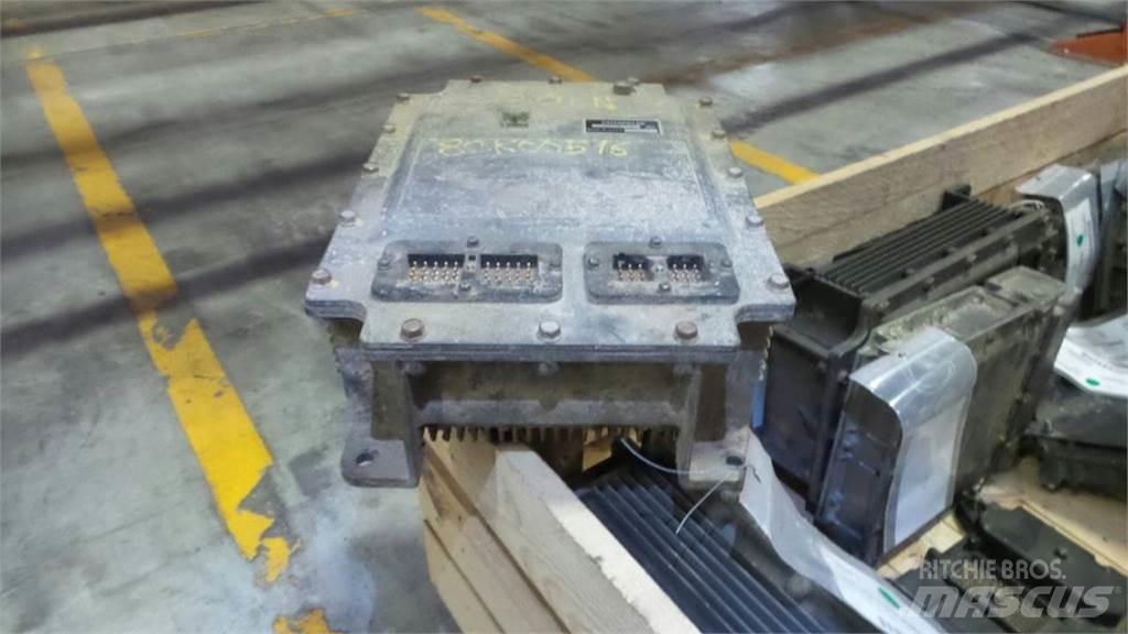 CAT 330L Cabine si interior