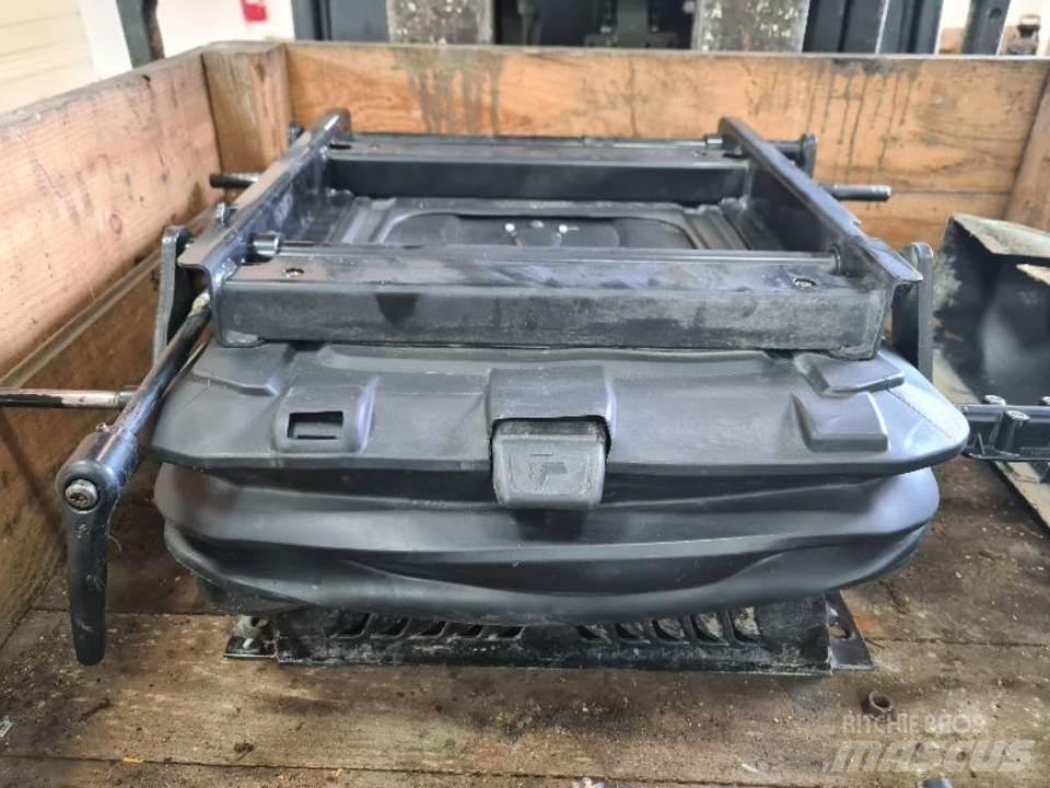 CAT 336DL Cabine si interior