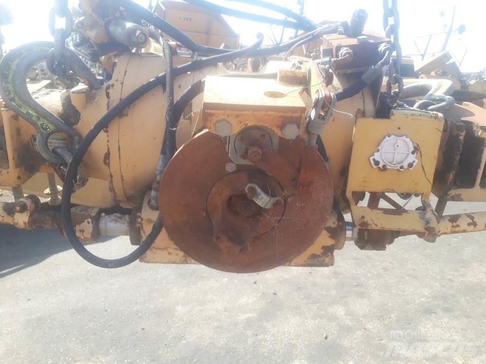 CAT 438B Transmisie