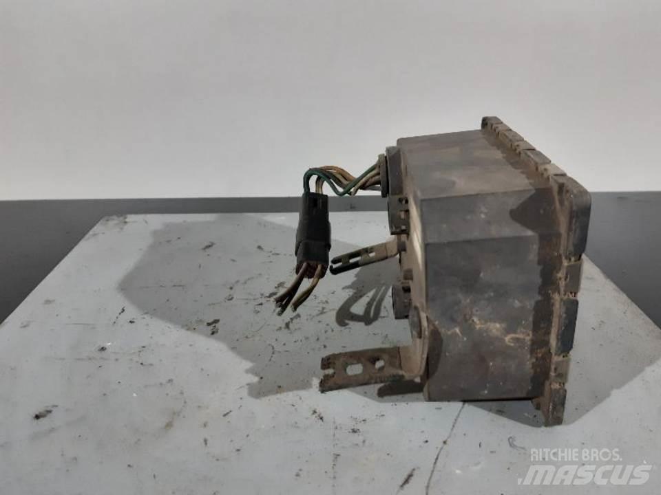 CAT 725 Cabine si interior
