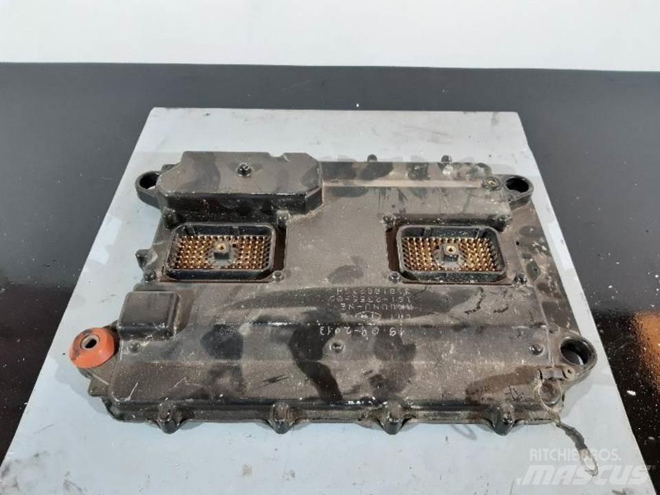 CAT 725 Cabine si interior