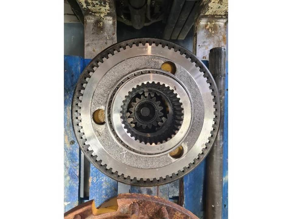 CAT 735 Transmisie