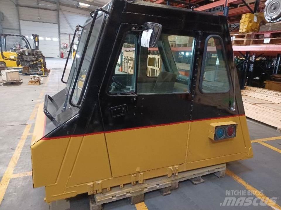 CAT 771D Cabine si interior