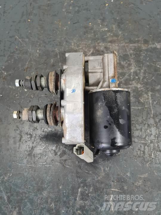 CAT 771D Cabine si interior