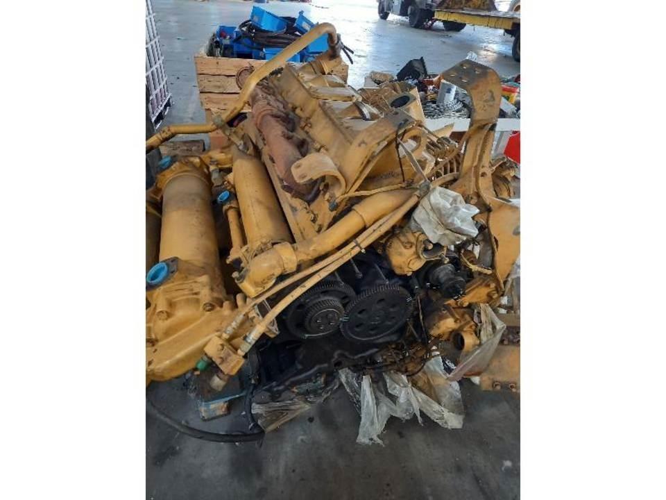 CAT 775B Motoare