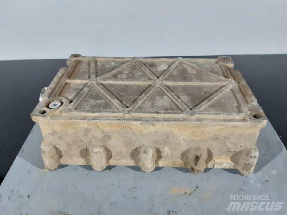 CAT 775B Cabine si interior