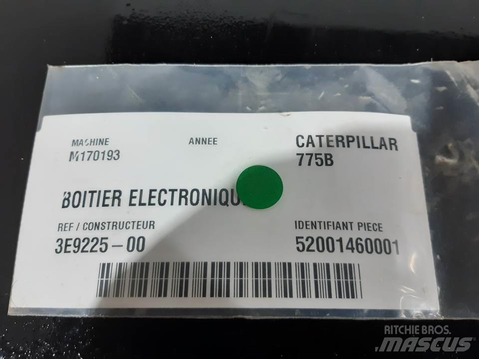 CAT 775B Cabine si interior