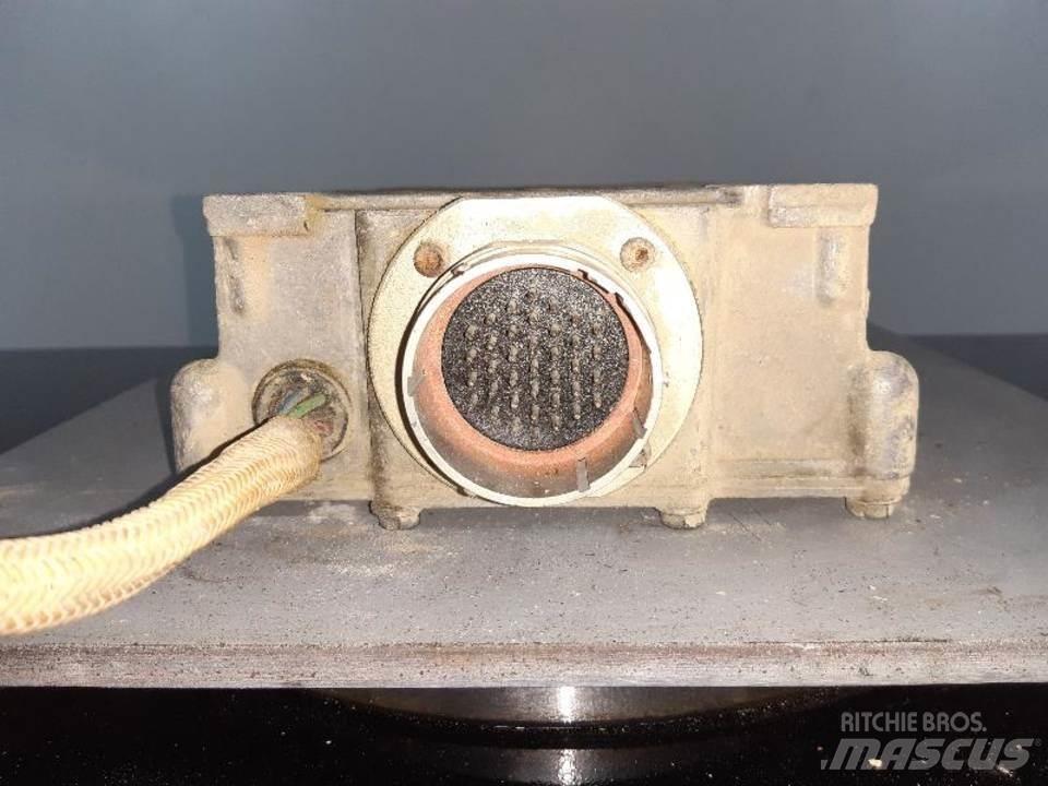 CAT 775B Cabine si interior
