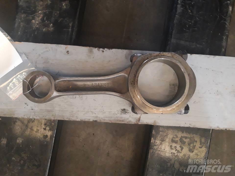 CAT 826C Motoare