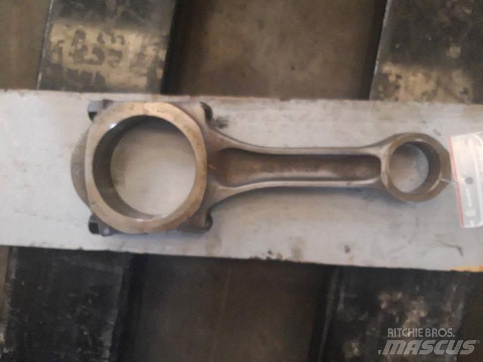 CAT 826C Motoare