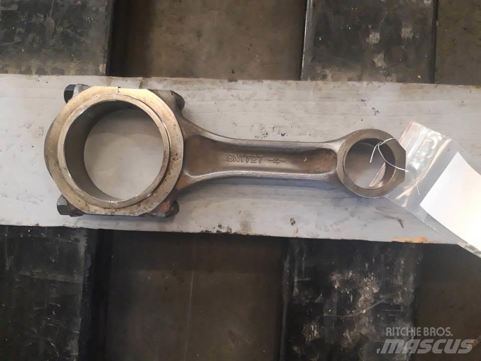 CAT 826C Motoare