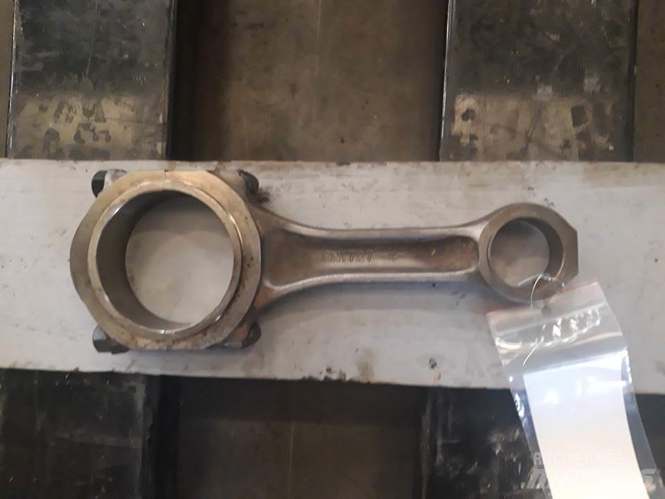 CAT 826C Motoare