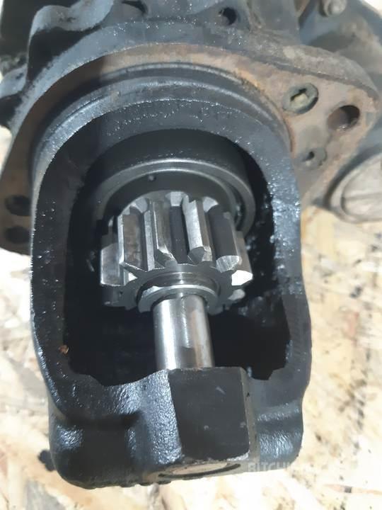 CAT 963B Motoare