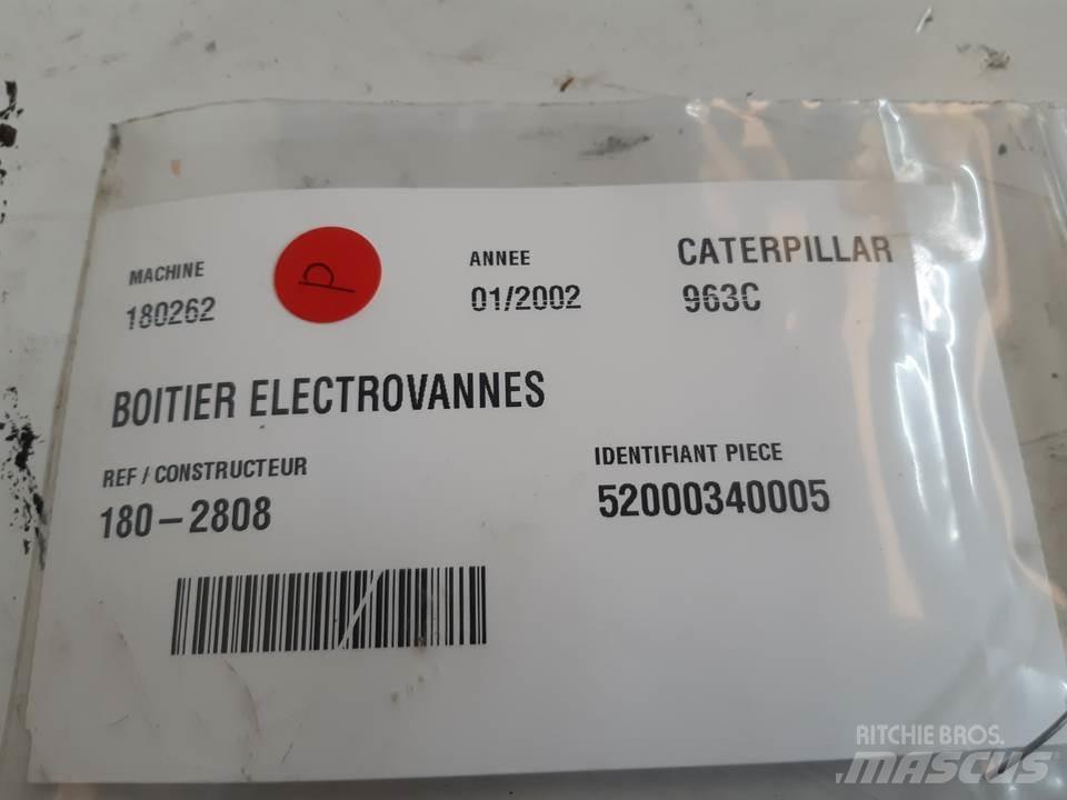 CAT 963C Cabine si interior
