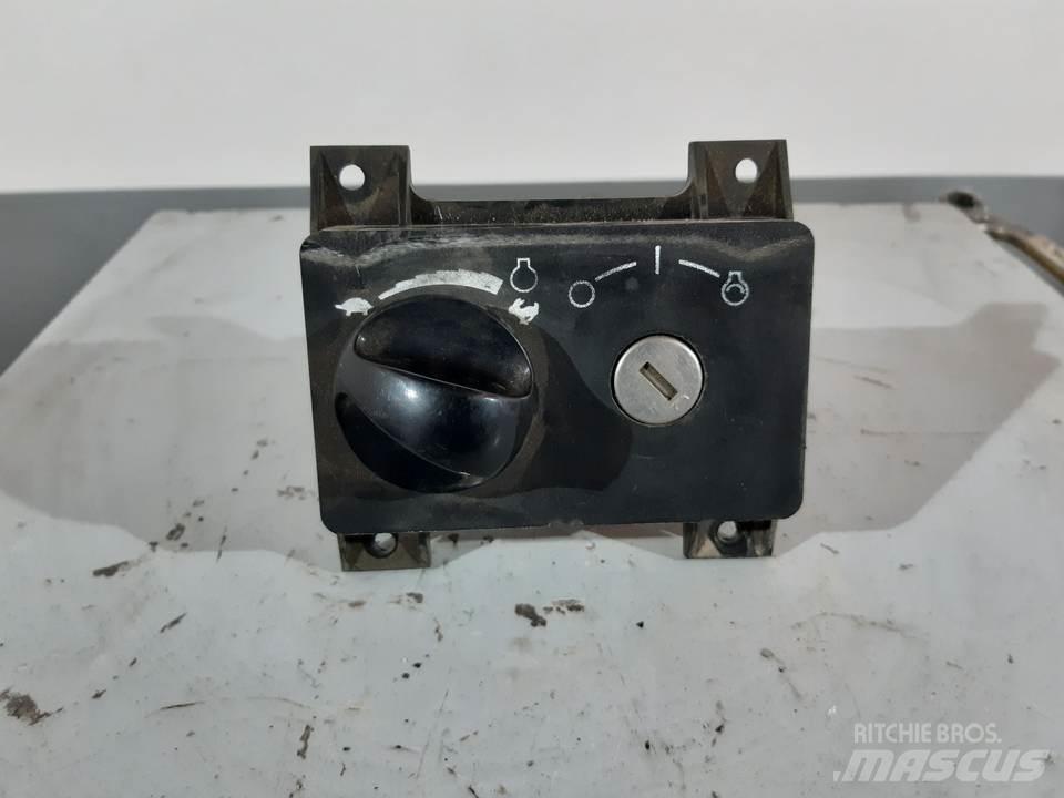 CAT M313C Cabine si interior