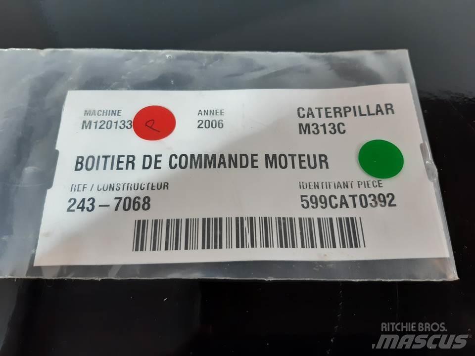 CAT M313C Cabine si interior