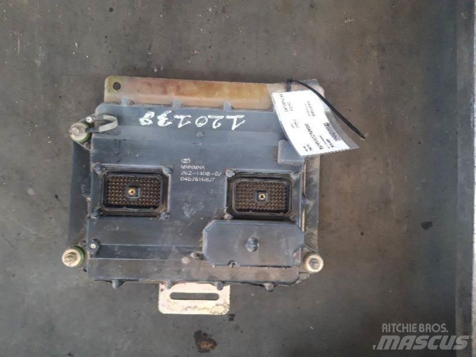 CAT M316D Cabine si interior