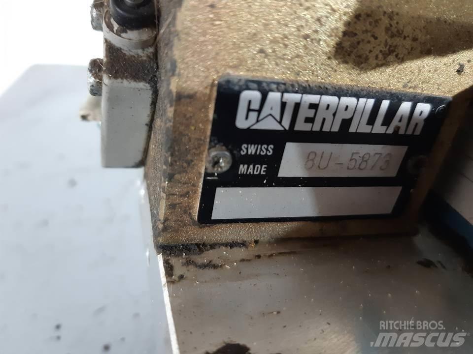 CAT M318 Cabine si interior