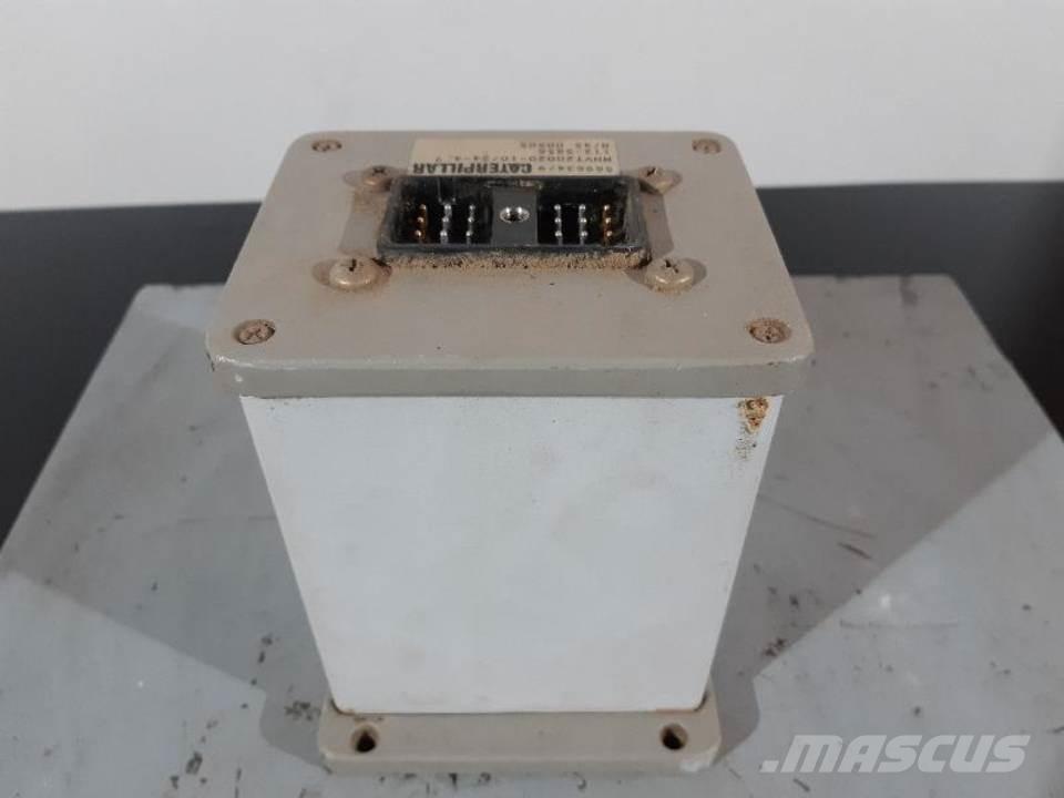 CAT M318 Cabine si interior