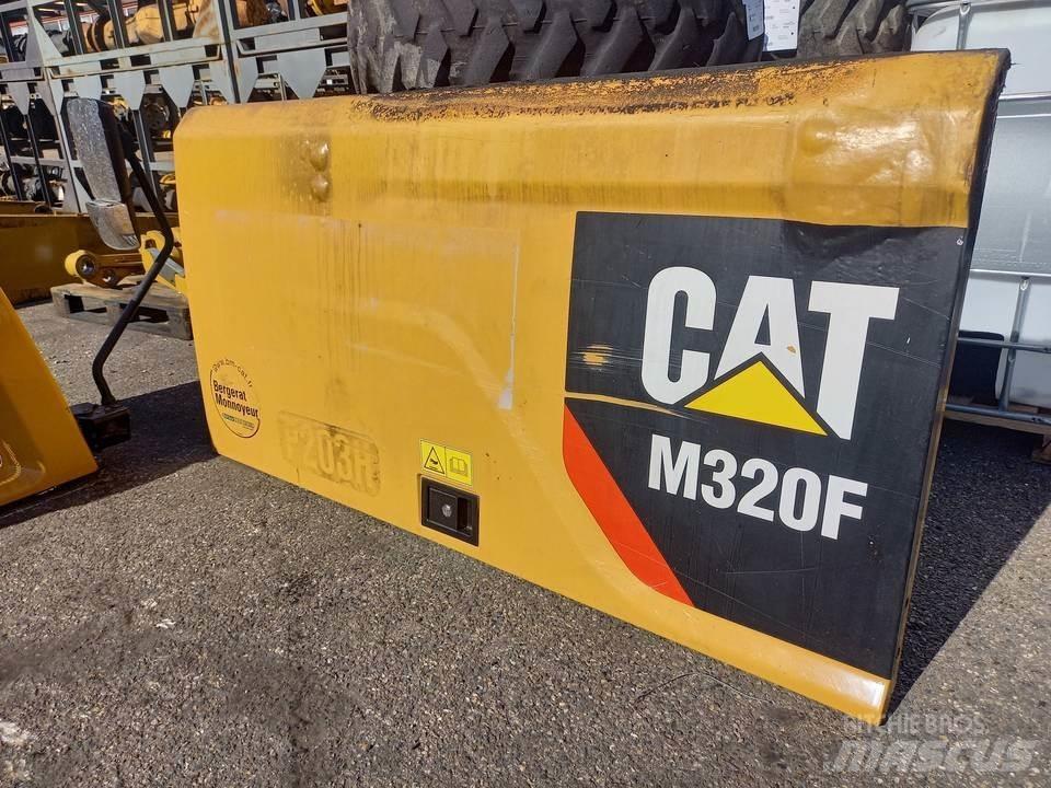 CAT M320F Cabine si interior