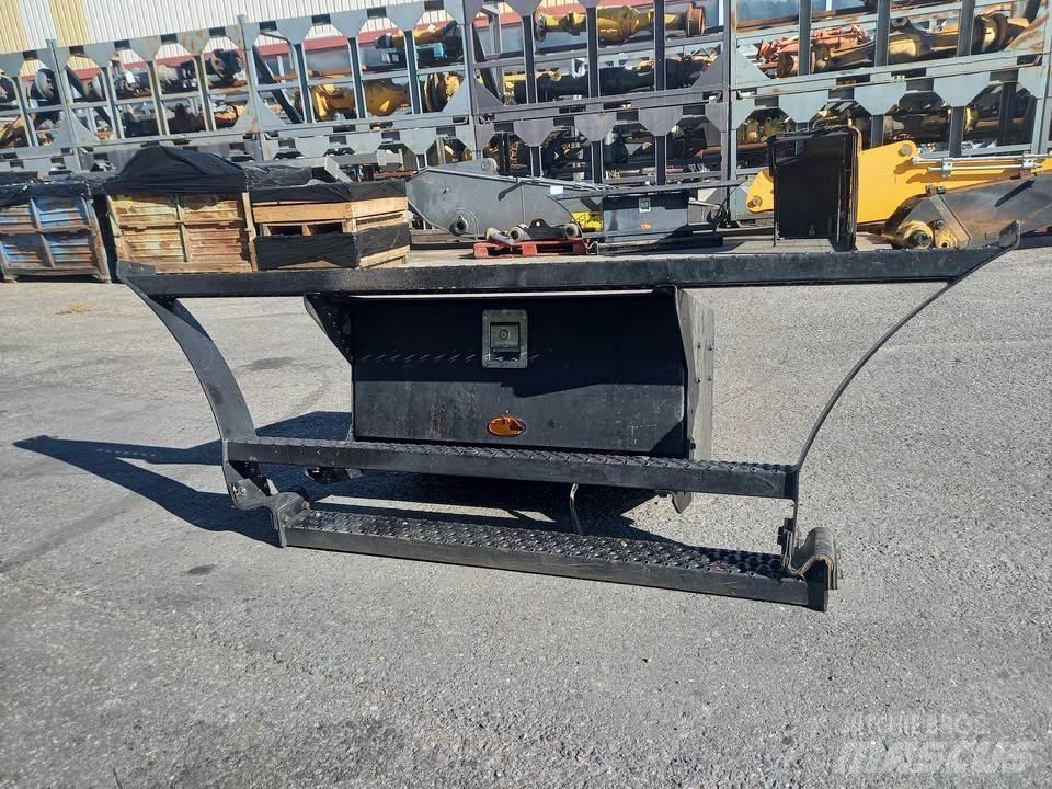 CAT M320F Cabine si interior
