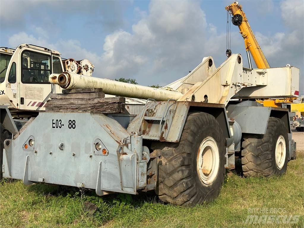 Terex RT 775 Macara teren accidentat