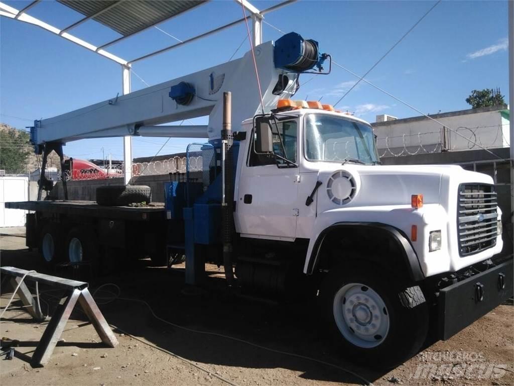 Manitex 30100 Camioane cu macara