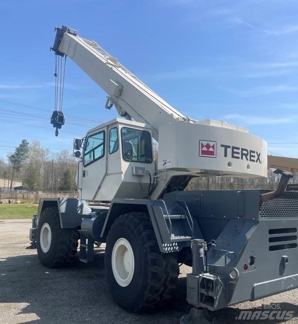 Terex RT 335 Macara teren accidentat