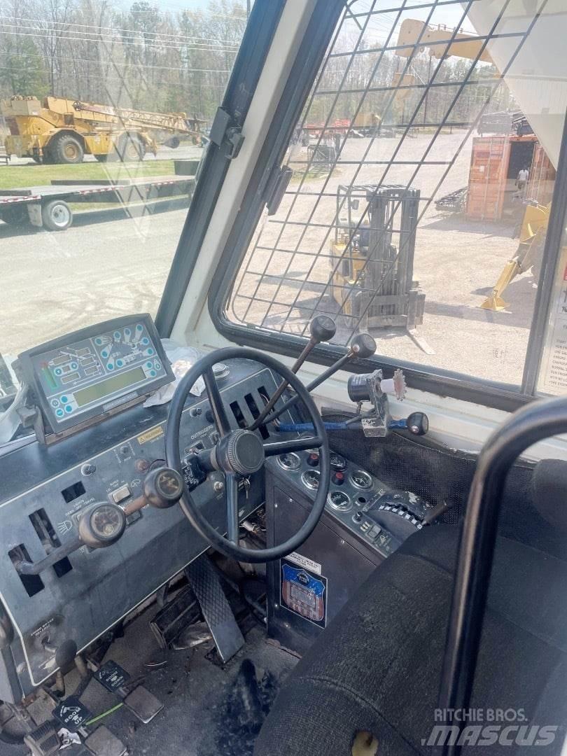 Terex RT 335 Macara teren accidentat