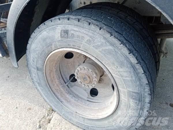 Avia D90 Camion cu carlig de ridicare