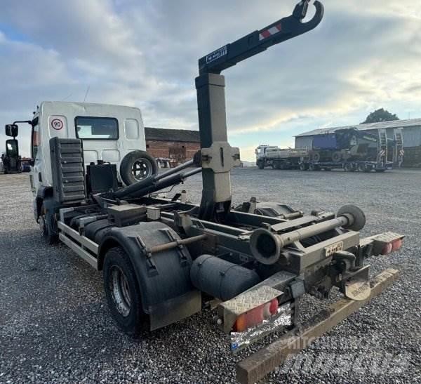 DAF LF 250 FA +(CZ) CTS Camion cu carlig de ridicare