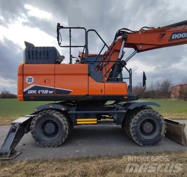 Doosan DX 170 W-7 Excavatoare cu roti