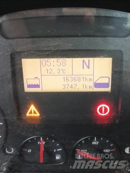 Iveco 150 EW Camion cu carlig de ridicare