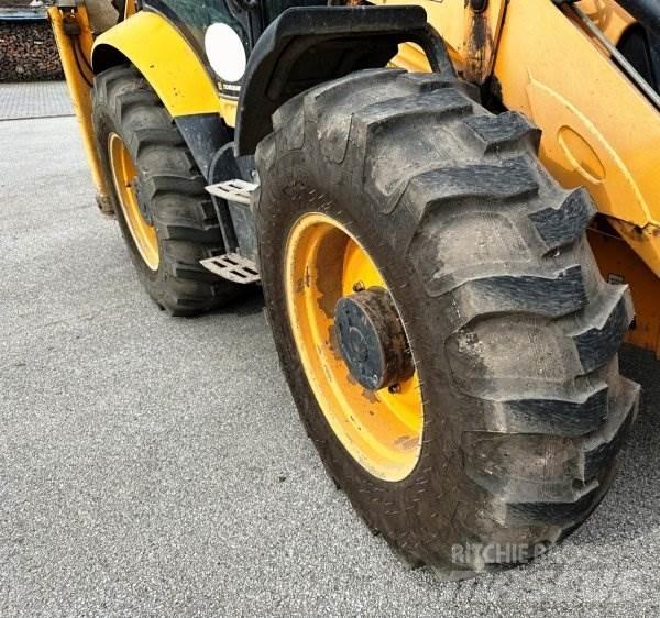 JCB 4 CX Buldoexcavatoare