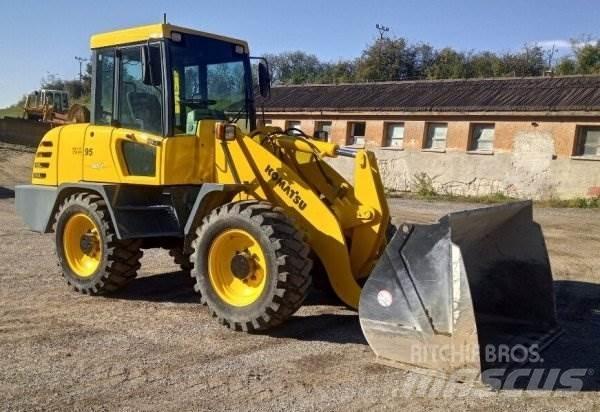 Komatsu WA 95 Incarcator pe pneuri