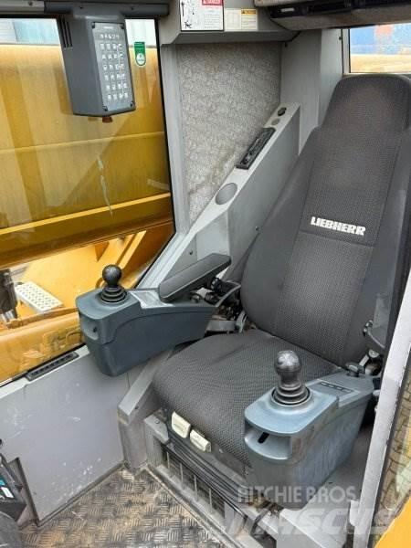 Liebherr 1030-2.1 Camioane cu macara