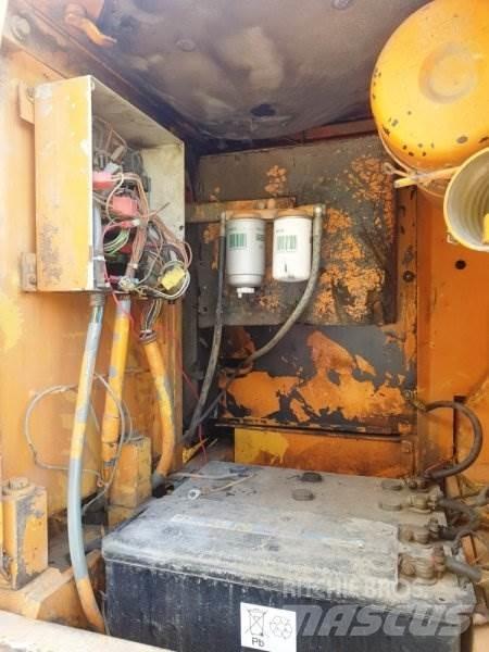 Liebherr R900 B Excavatoare pe șenile

