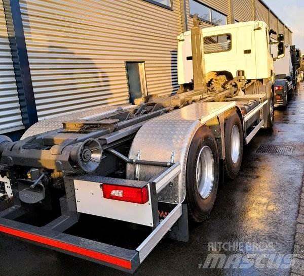 Scania P 360 Camion cu carlig de ridicare