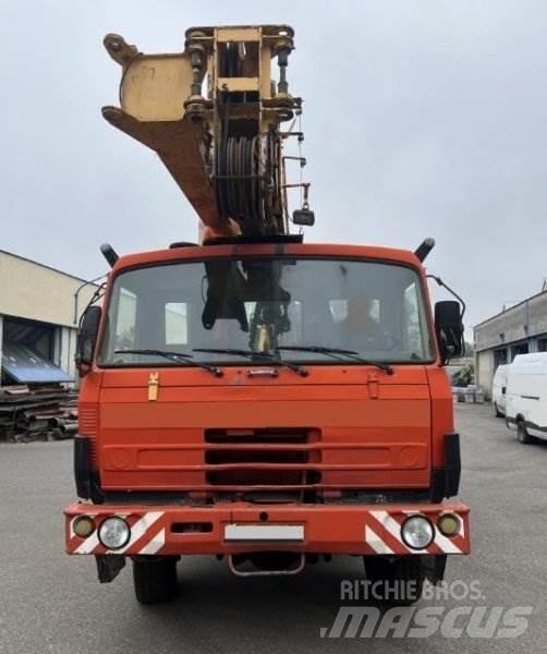 Tatra 815 AD20 T Camioane cu macara